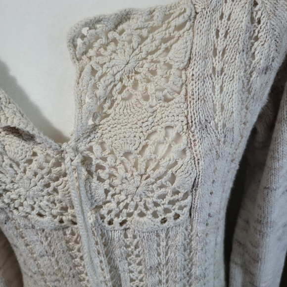 American Rags Size M Women's Long Sleeve Knit Sweater Tan Shark bite - Picture 2 of 10